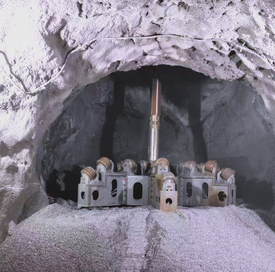 大直徑天井鉆機(jī)多個領(lǐng)域廣泛的應(yīng)用 大直徑天井鉆機(jī)多個領(lǐng)域廣泛的應(yīng)用